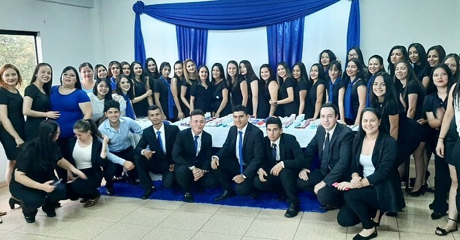 CULMINACIÓN DE ACTIVIDADES DE PRÁCTICAS. Exposición de productos y entrega de cuadernillos de prácticas de laboratorio del 6to. semestre, realizados por los alumnos de #Química y #Farmacia 3er. año con el acompañamiento de la Profesora Qca. Fca. Mar